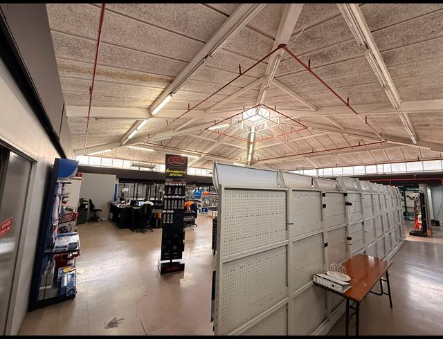360M² SHOWROOM TO LET IN CONGELLA